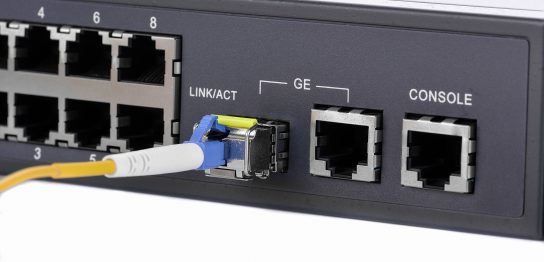 ネットワーク機器のポート